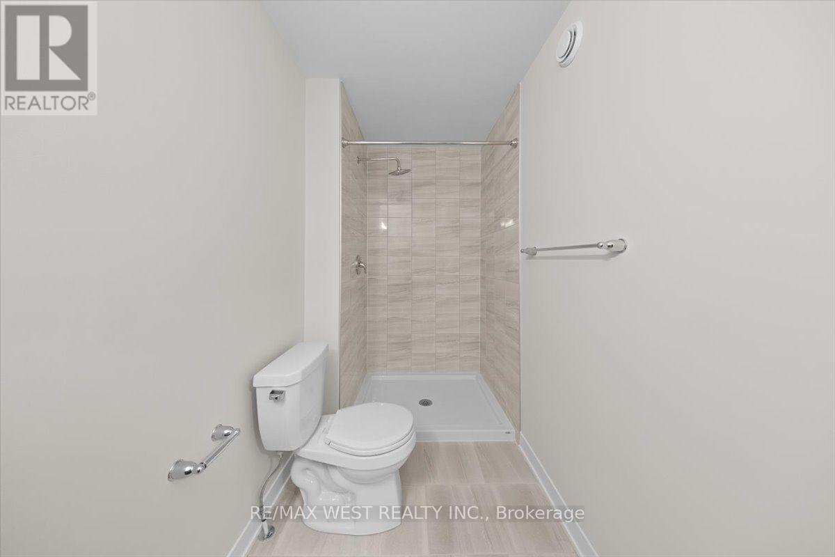 755 Utopie Private Property Photo 33