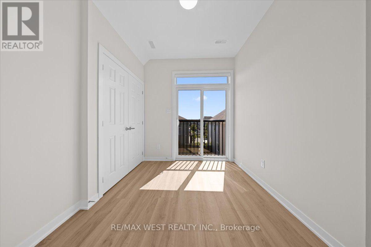 755 Utopie Private Property Photo 37