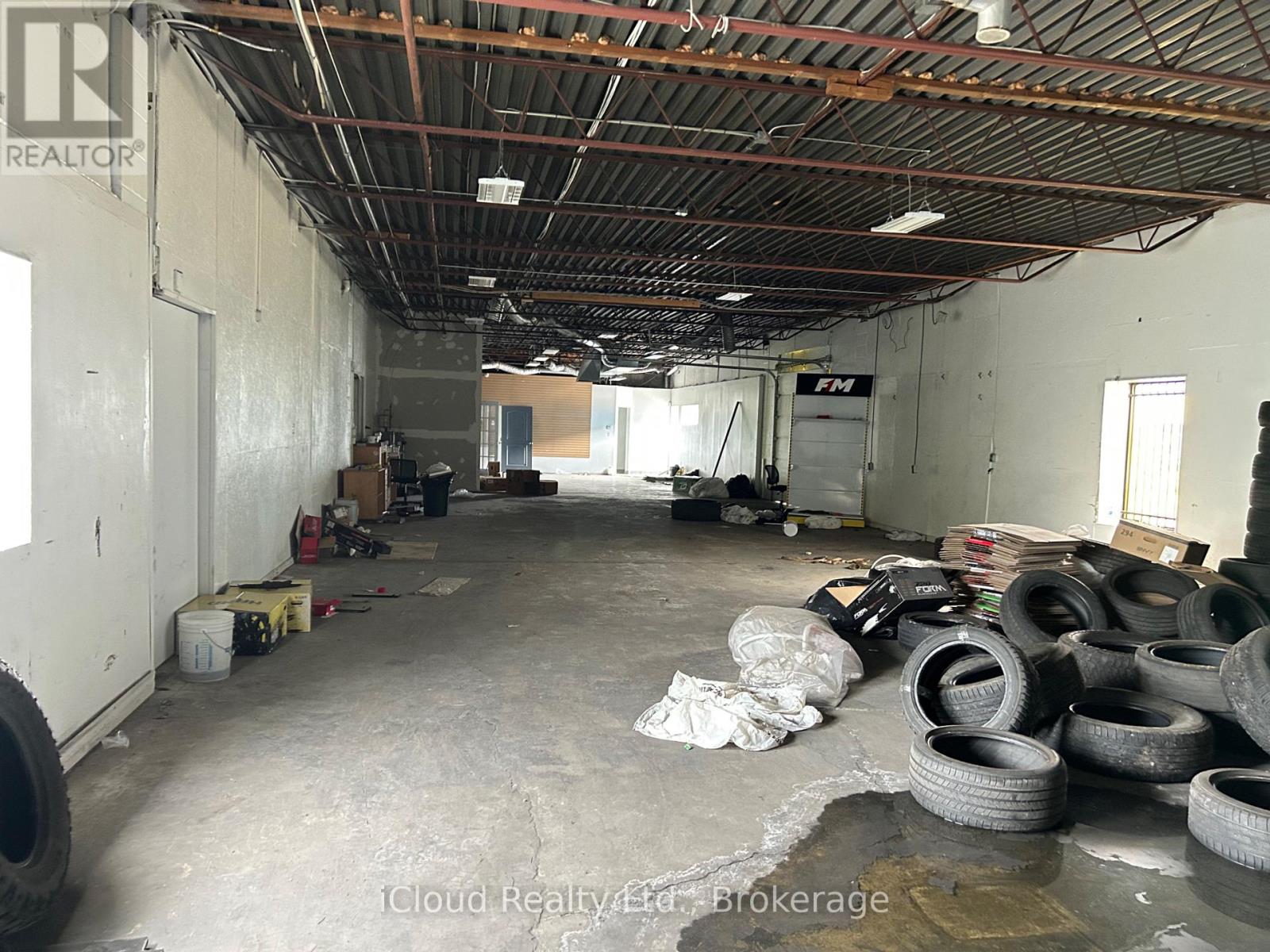 1258 Victoria Street N Property Photo 15