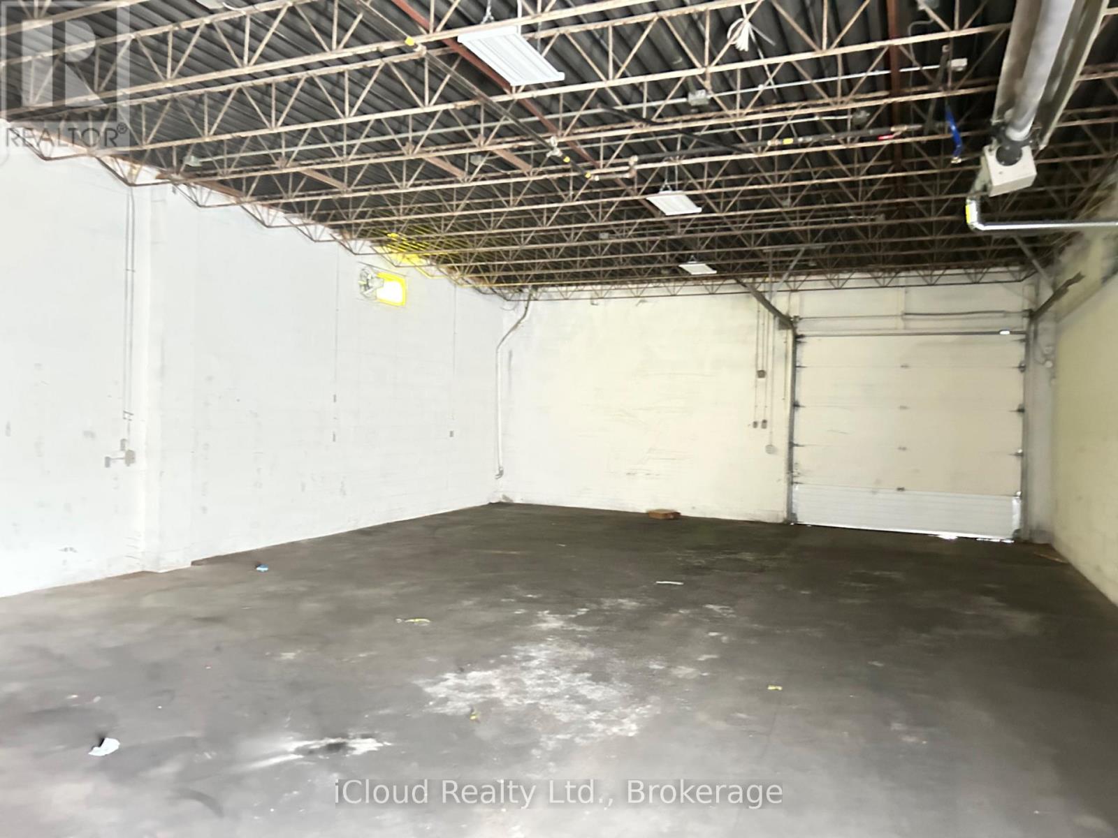 1258 Victoria Street N Property Photo 17