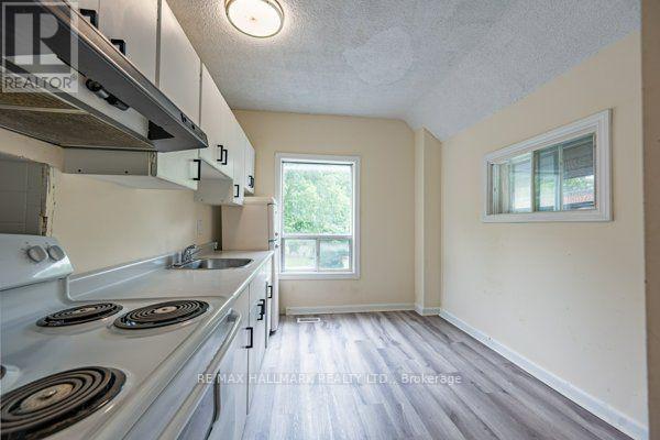 307 Grey Street Property Photo 17