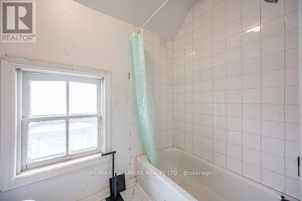 307 Grey Street Property Photo 24