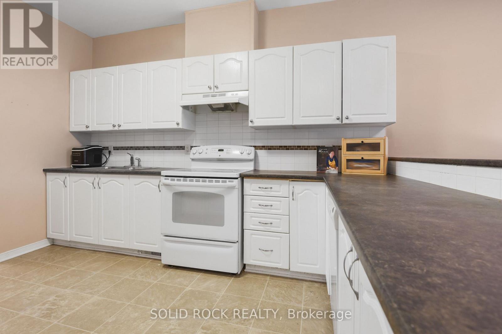 16 Moe Robillard Street Property Photo 12