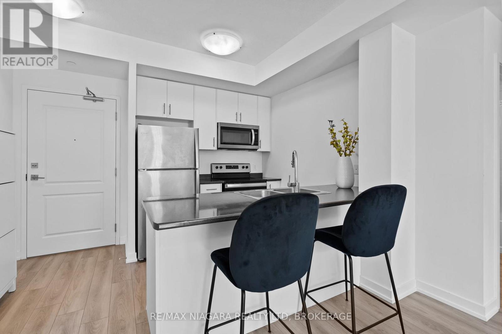 131 - 5055 Greenlane Road Property Photo 5