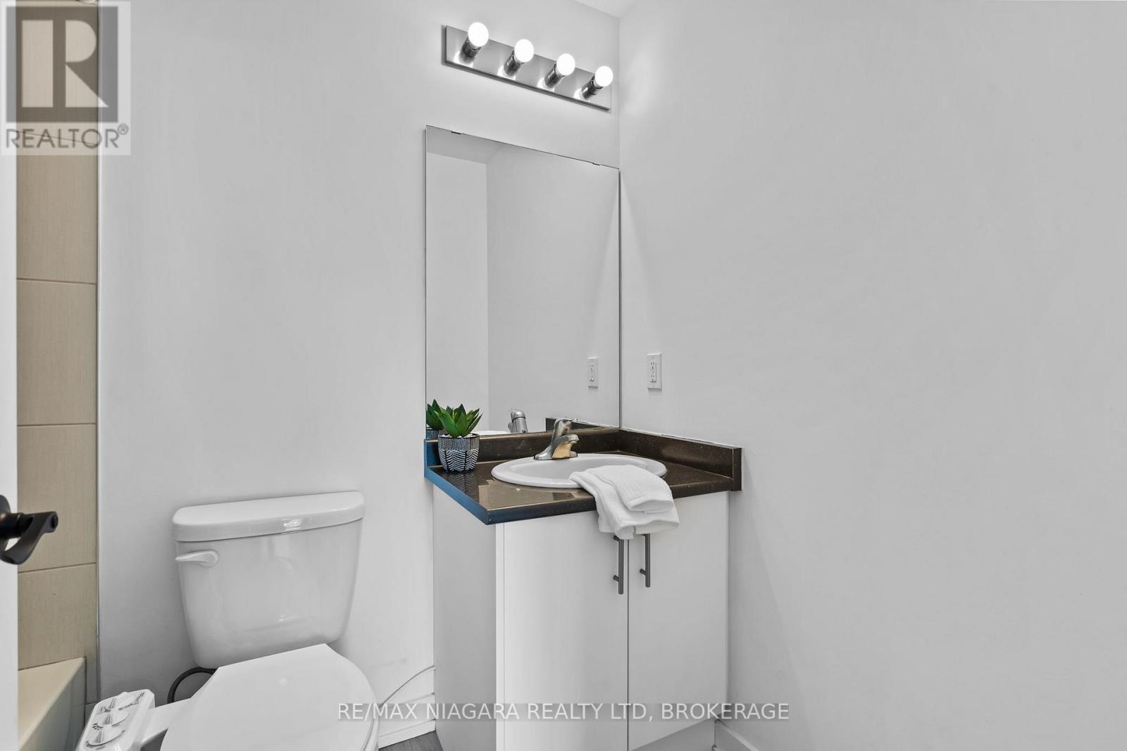 131 - 5055 Greenlane Road Property Photo 14