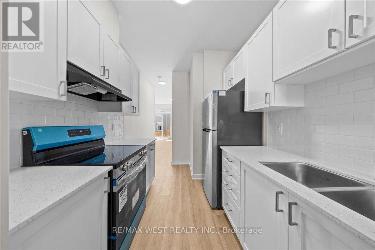 783 Utopie Private Property Photo 15