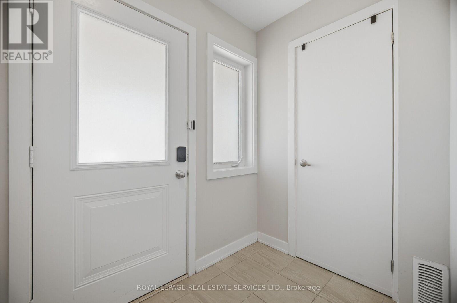 69 - 590 North Service Road Property Photo 8