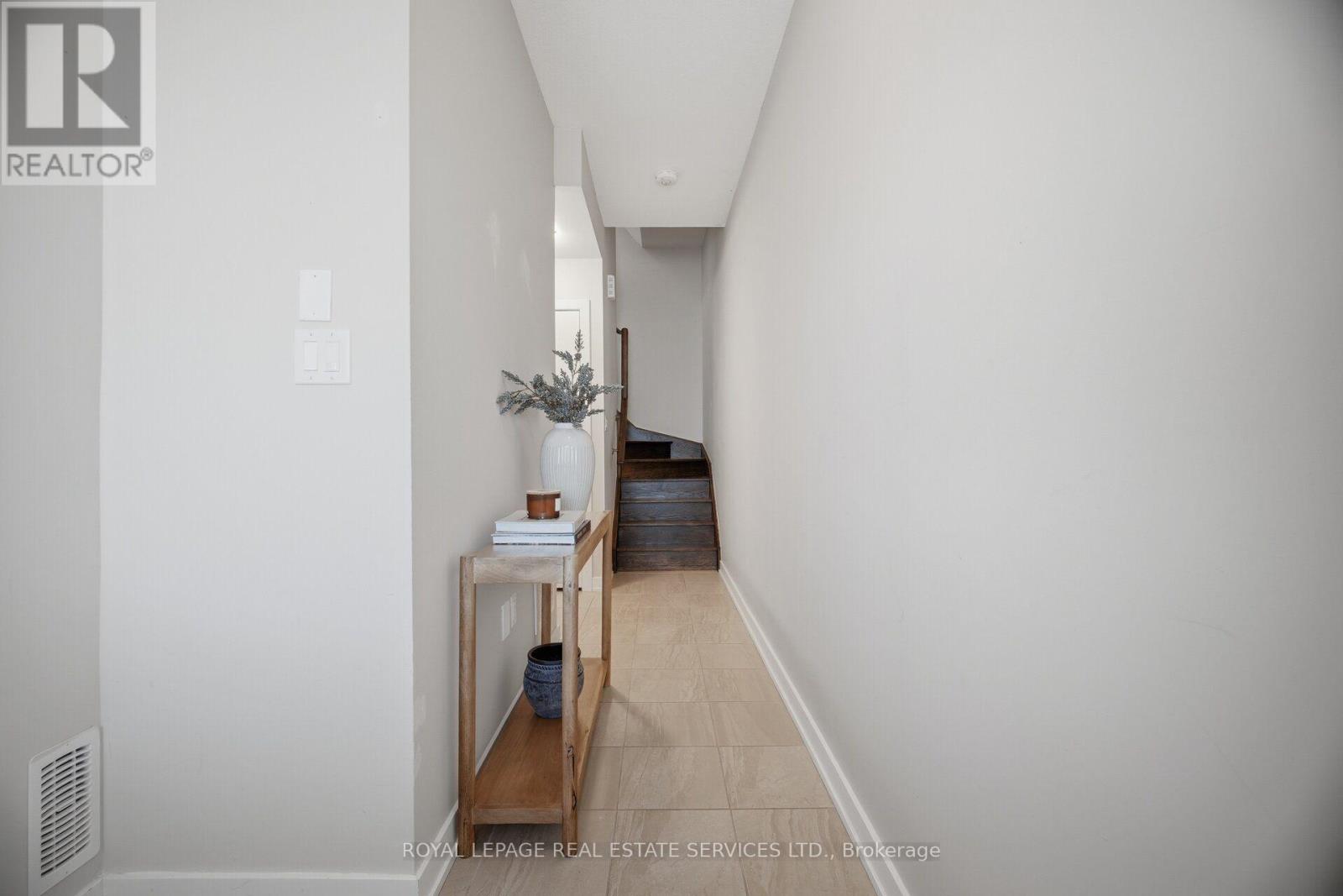 69 - 590 North Service Road Property Photo 10