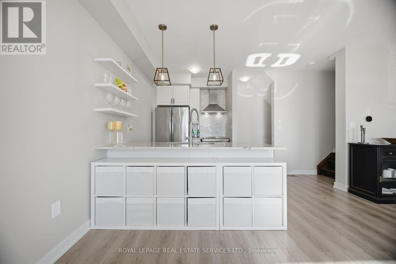69 - 590 North Service Road Property Photo 16