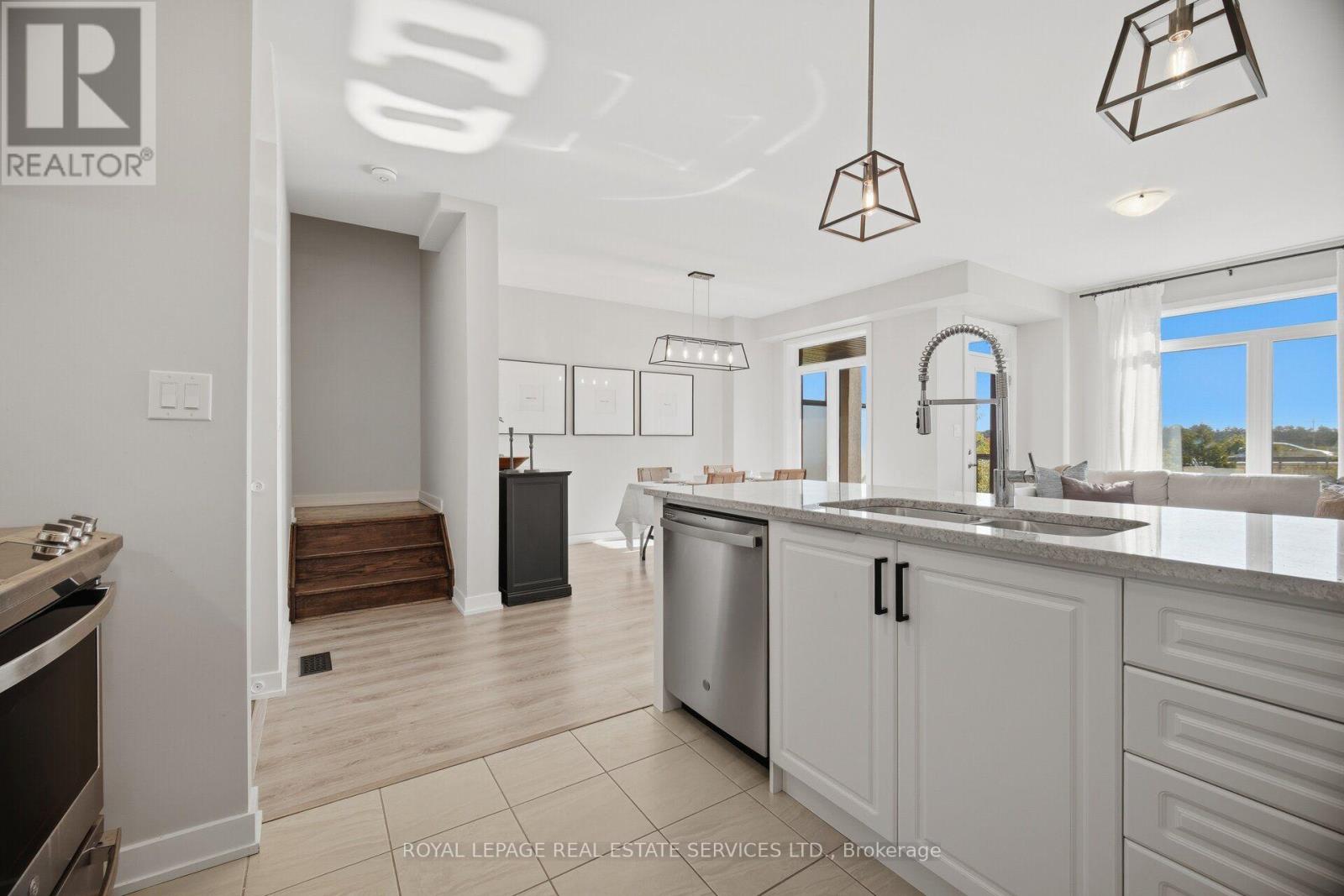 69 - 590 North Service Road Property Photo 20