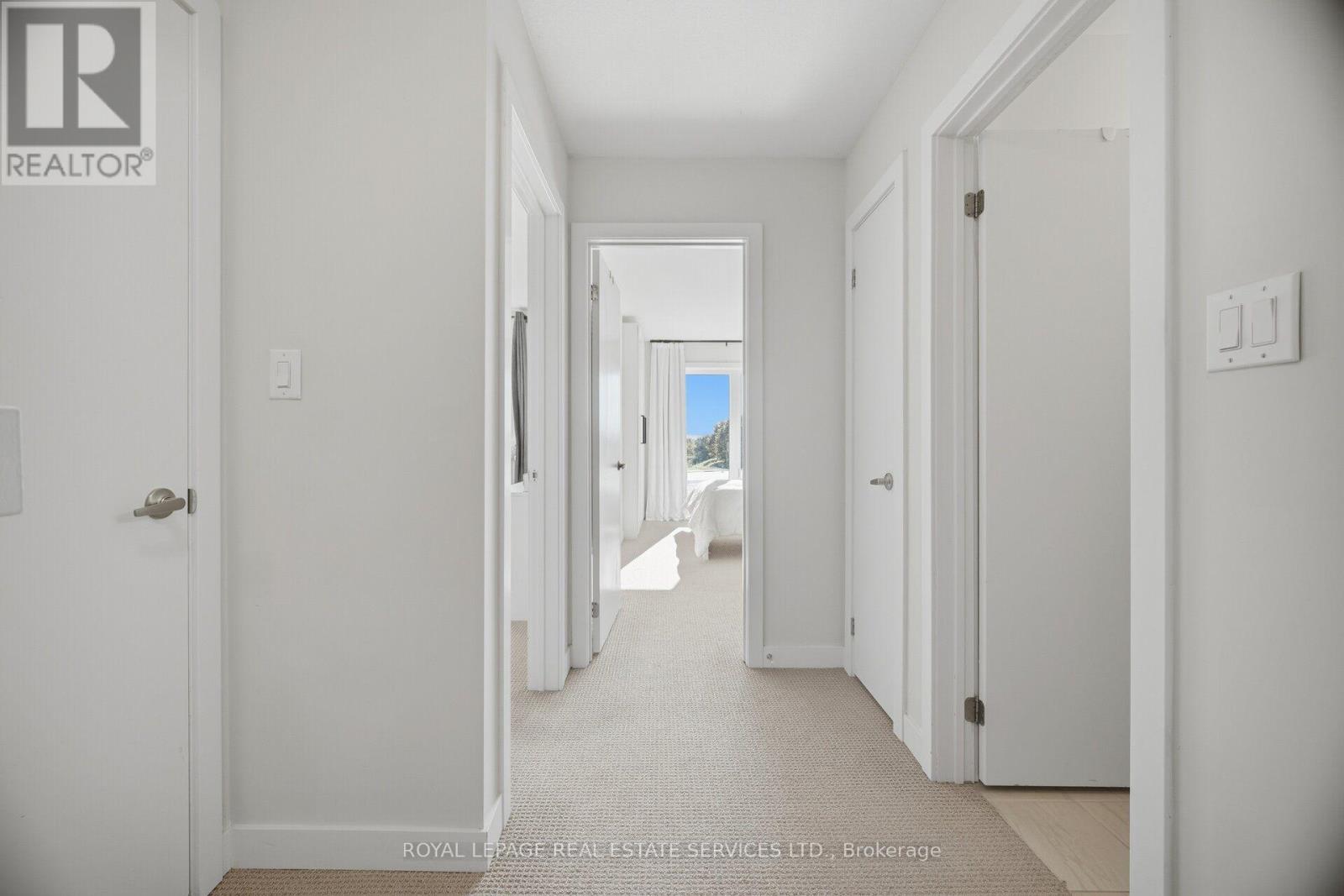 69 - 590 North Service Road Property Photo 35