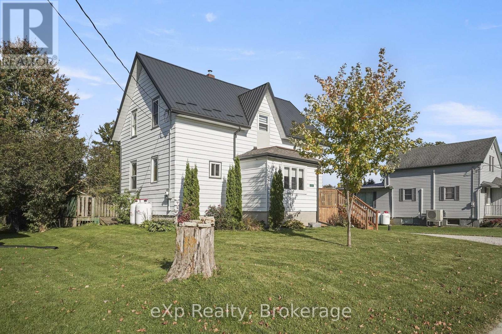 44 Schade Street Property Photo 3