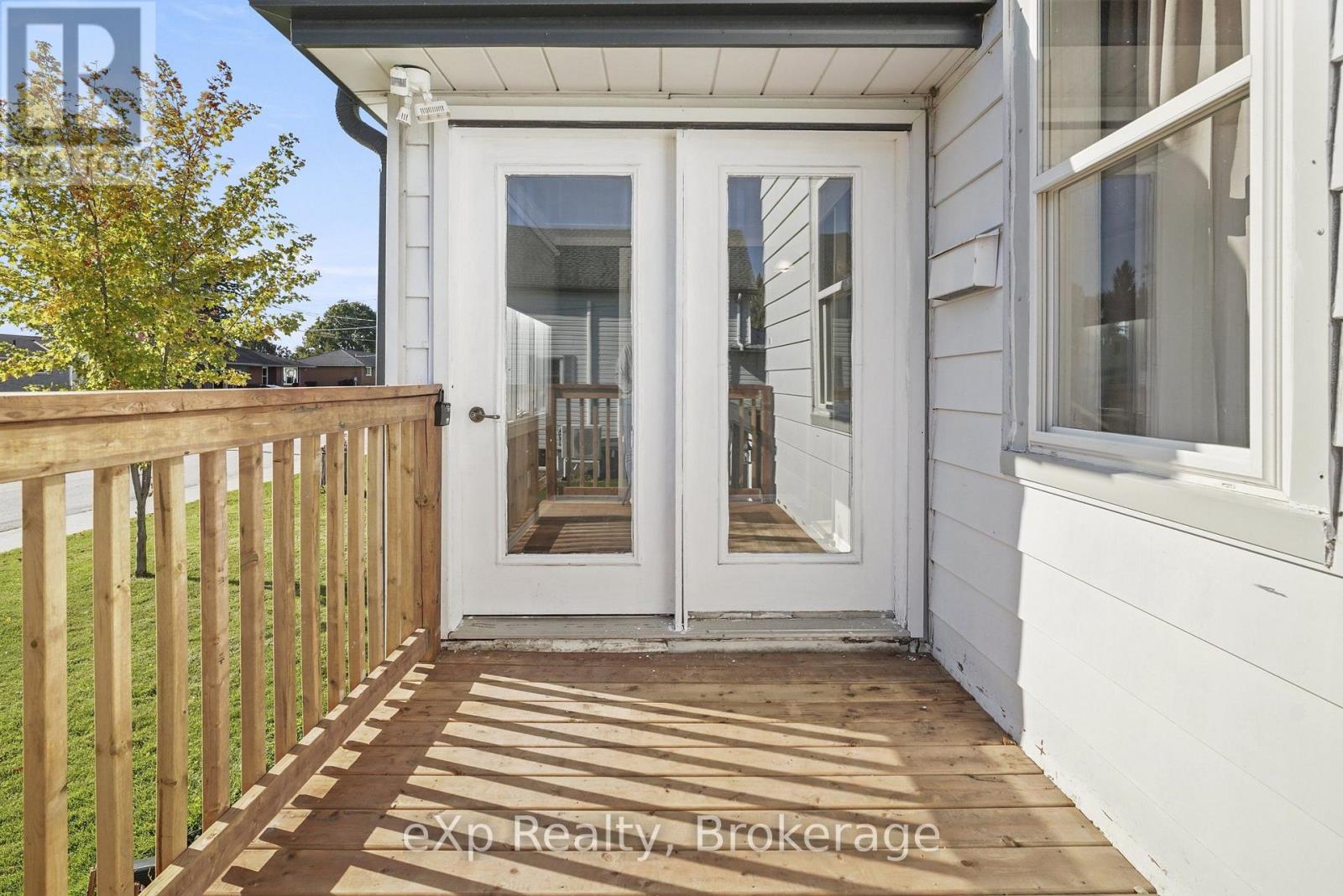 44 Schade Street Property Photo 5