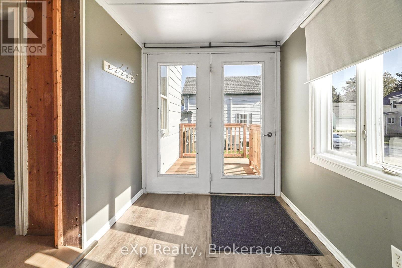 44 Schade Street Property Photo 6