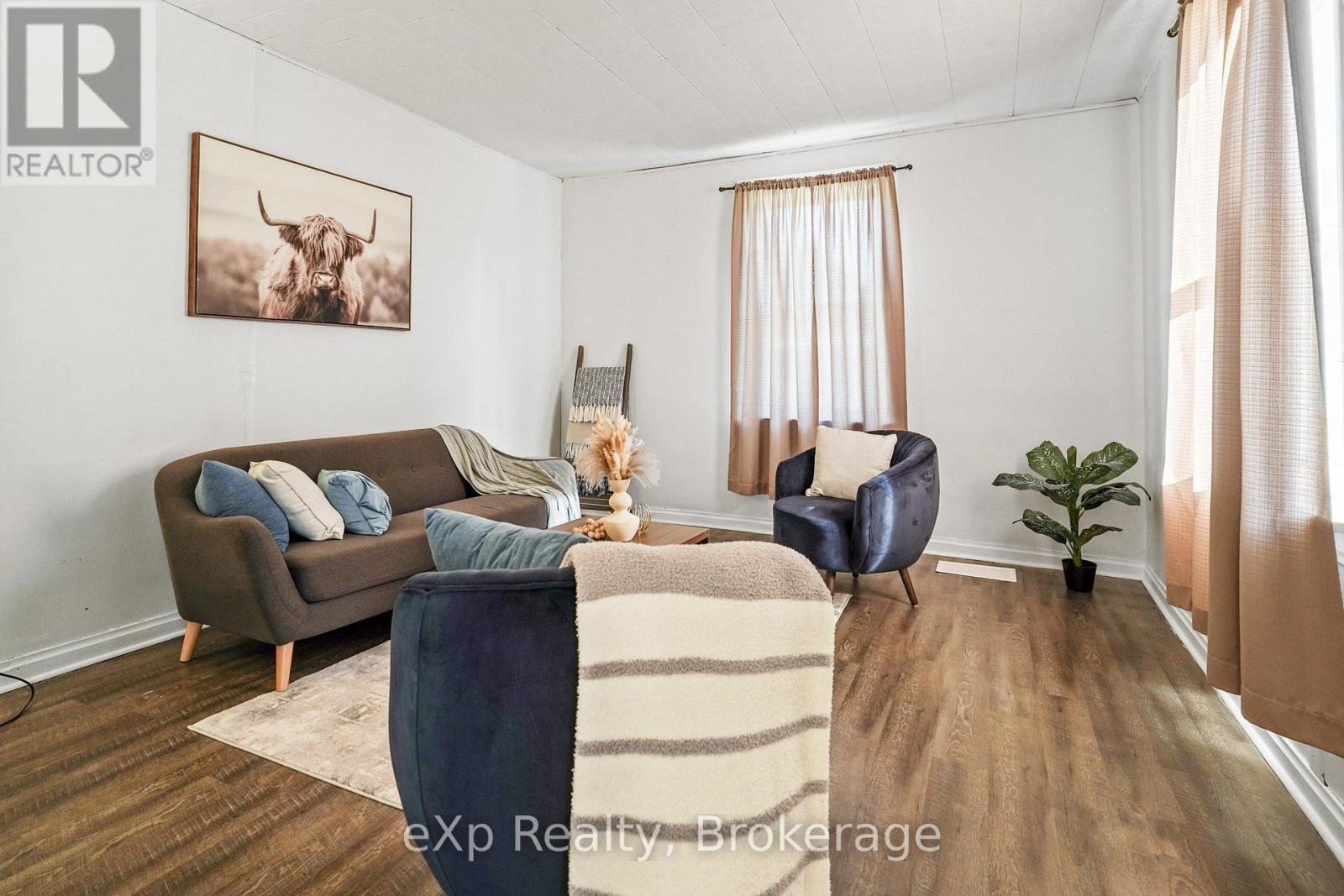 44 Schade Street Property Photo 9