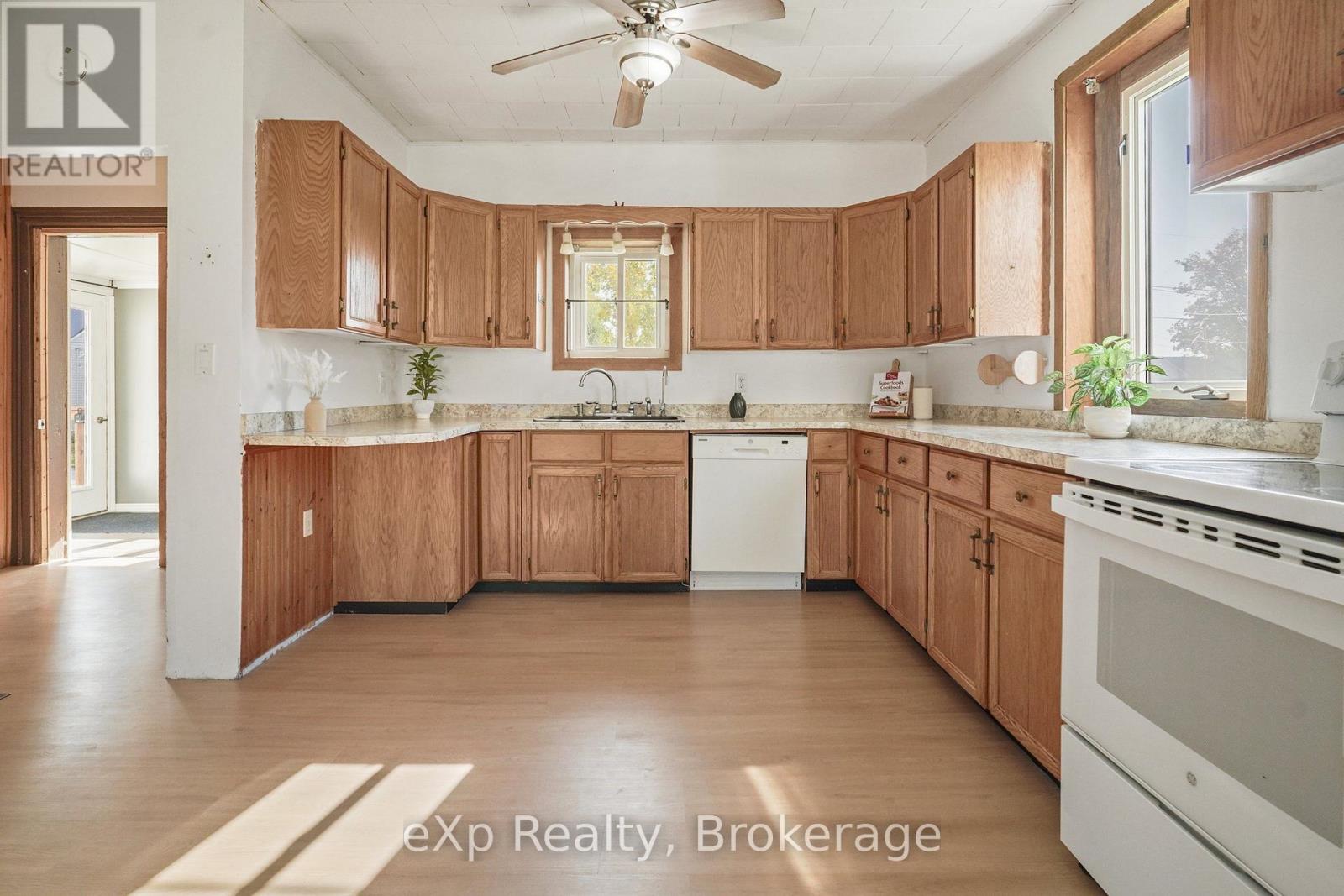 44 Schade Street Property Photo 12