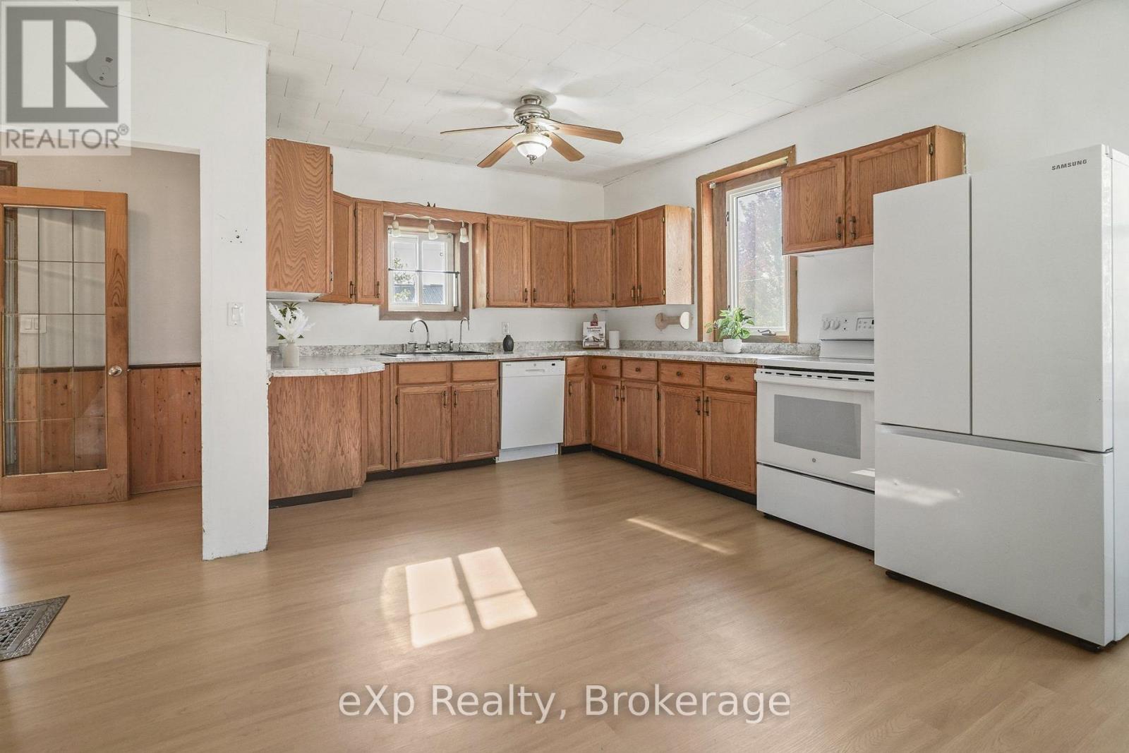 44 Schade Street Property Photo 14