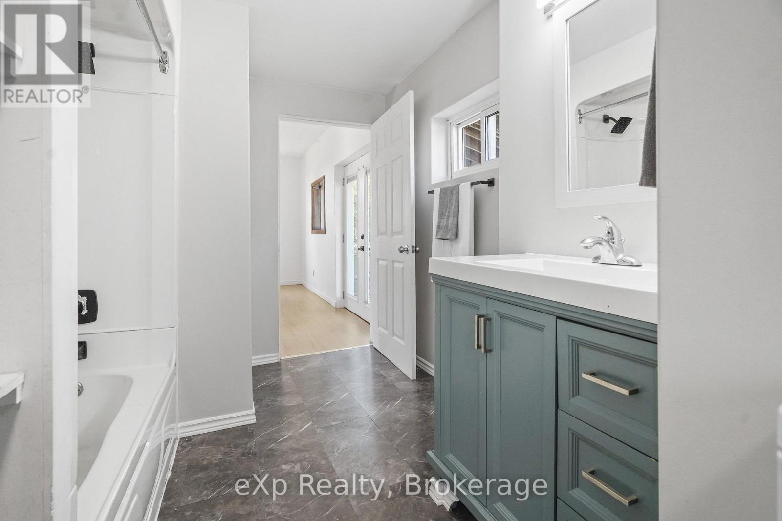 44 Schade Street Property Photo 22