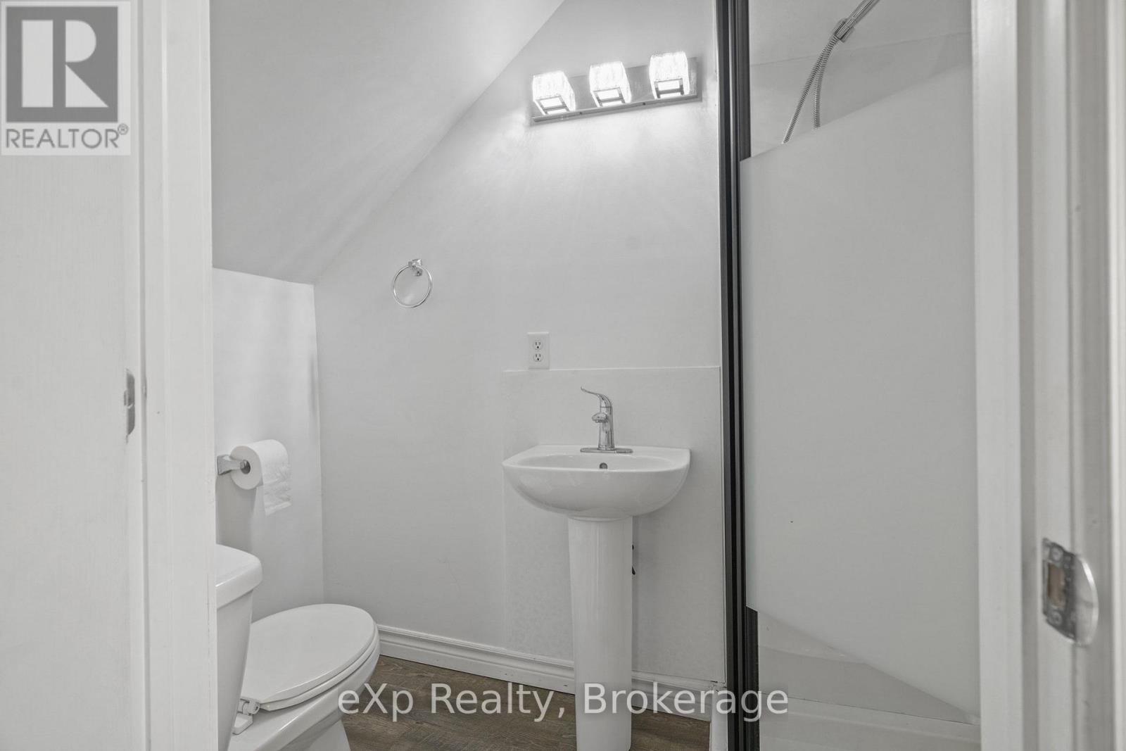 44 Schade Street Property Photo 35