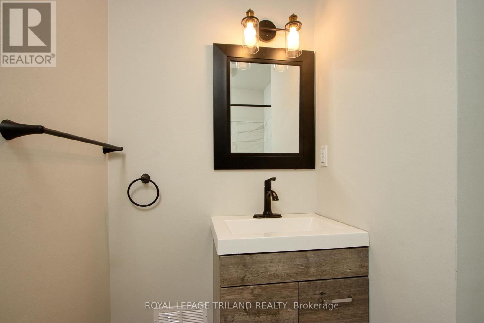2 - 53 Gladstone Avenue Property Photo 8