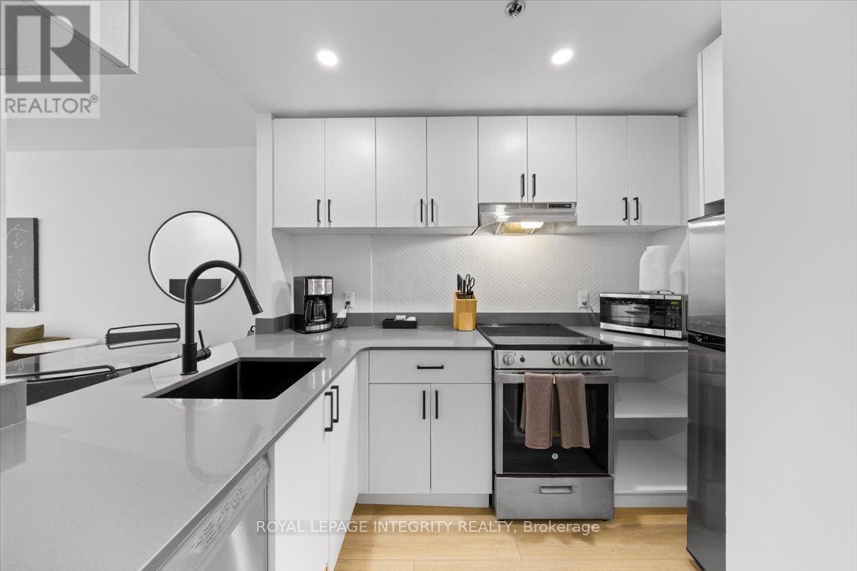 808 - 161 Laurier Avenue W Property Photo 8