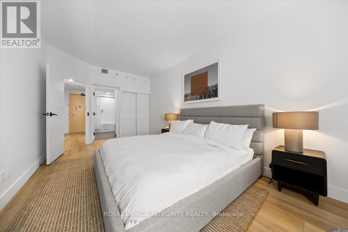 917 - 161 Laurier Avenue W Property Photo 10