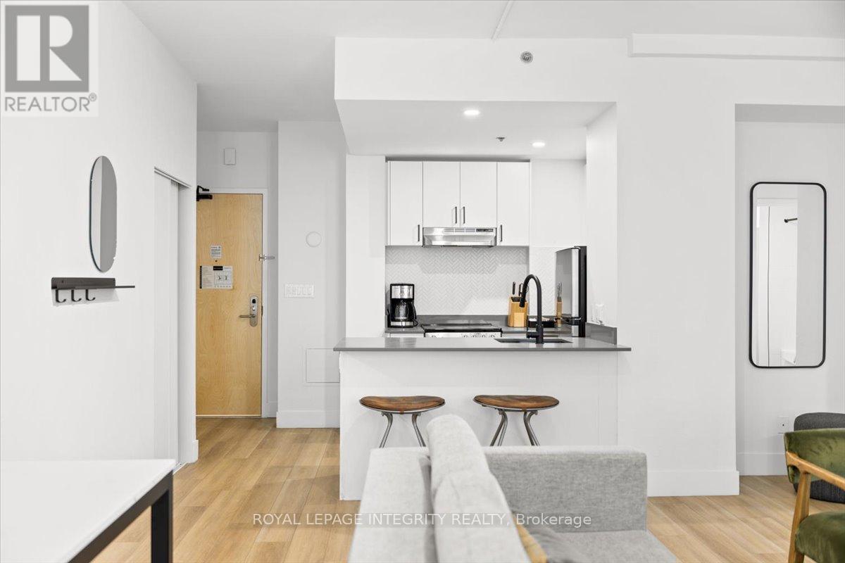 1104 - 161 Laurier Avenue W Property Photo 6