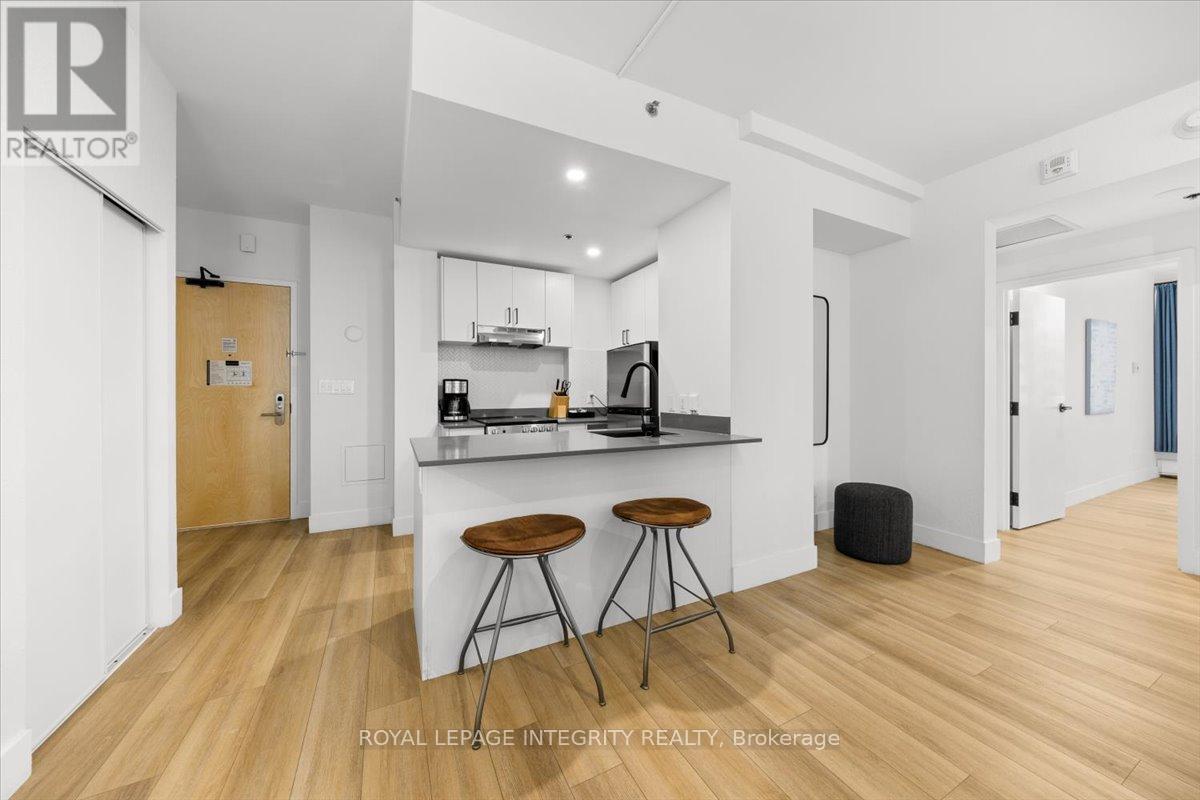 1204 - 161 Laurier Avenue W Property Photo 8