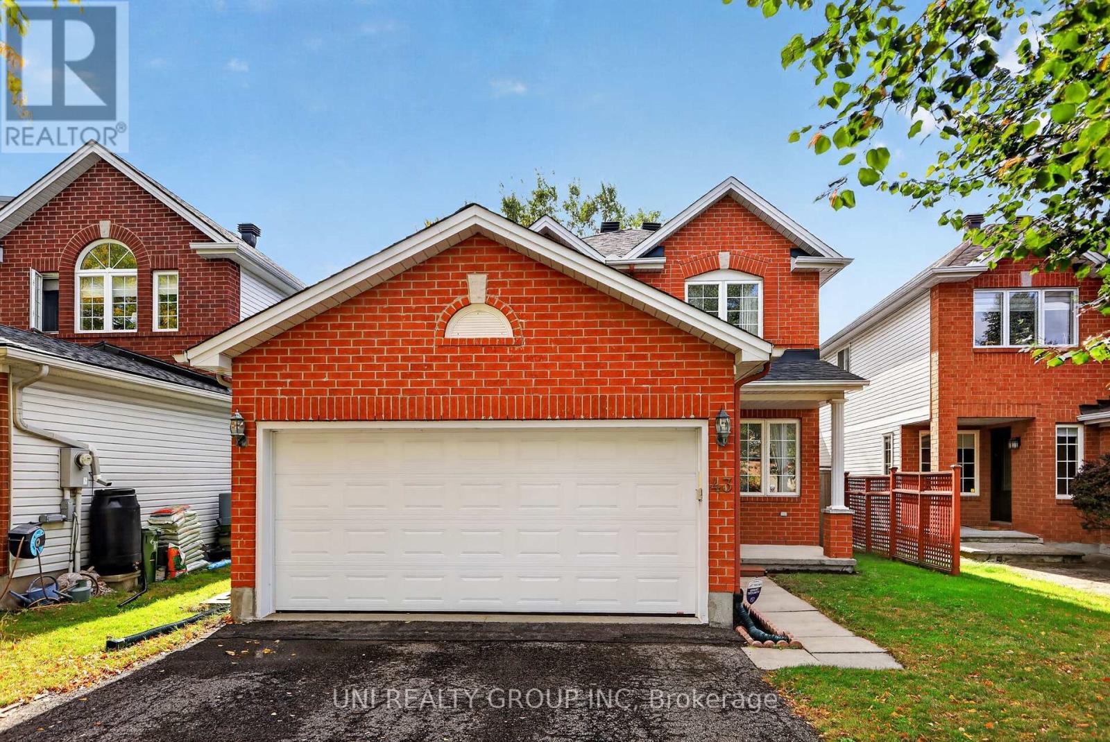 43 Crystal Park Crescent Property Photo 1