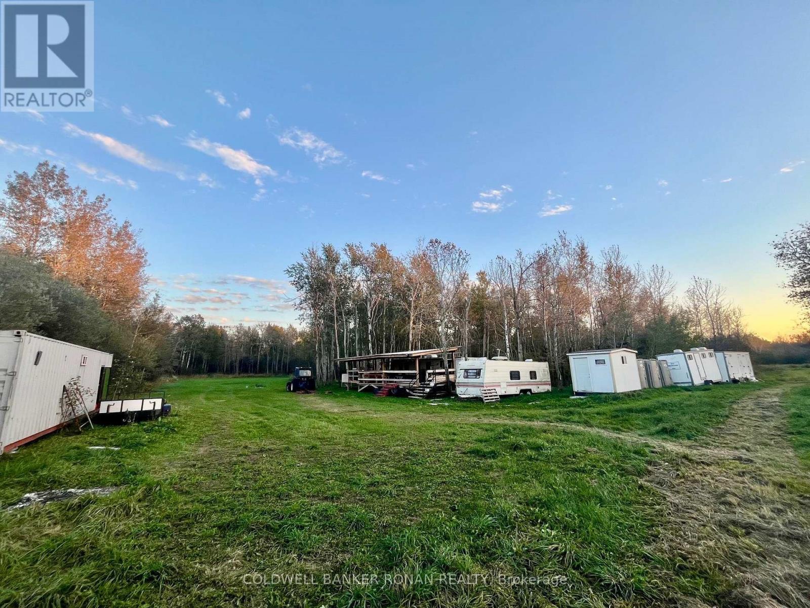 345198 15 Side Road Property Photo 2