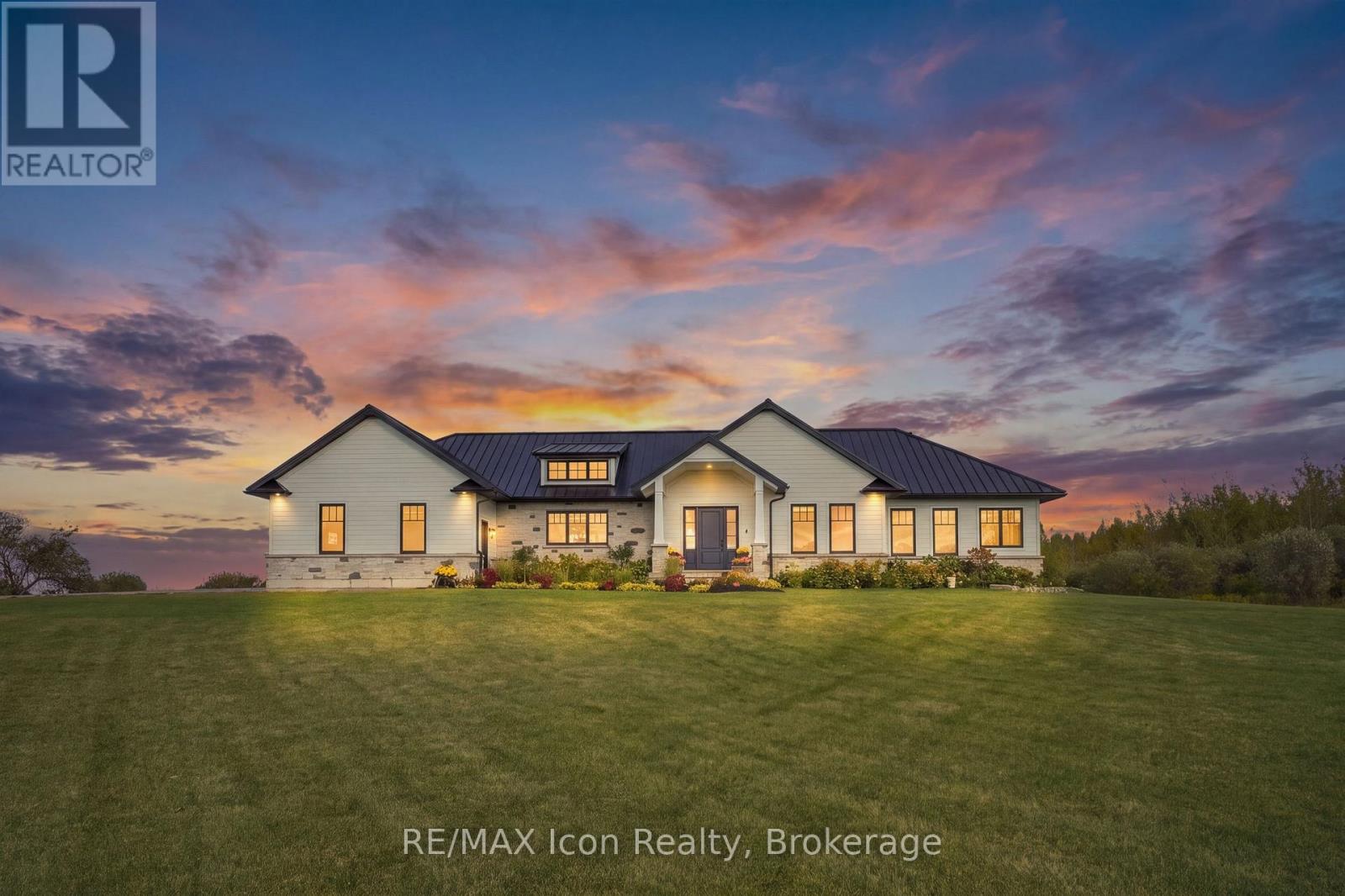 373227 6th Line Property Photo 1