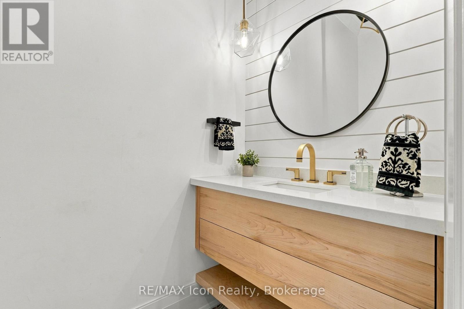 373227 6th Line Property Photo 27