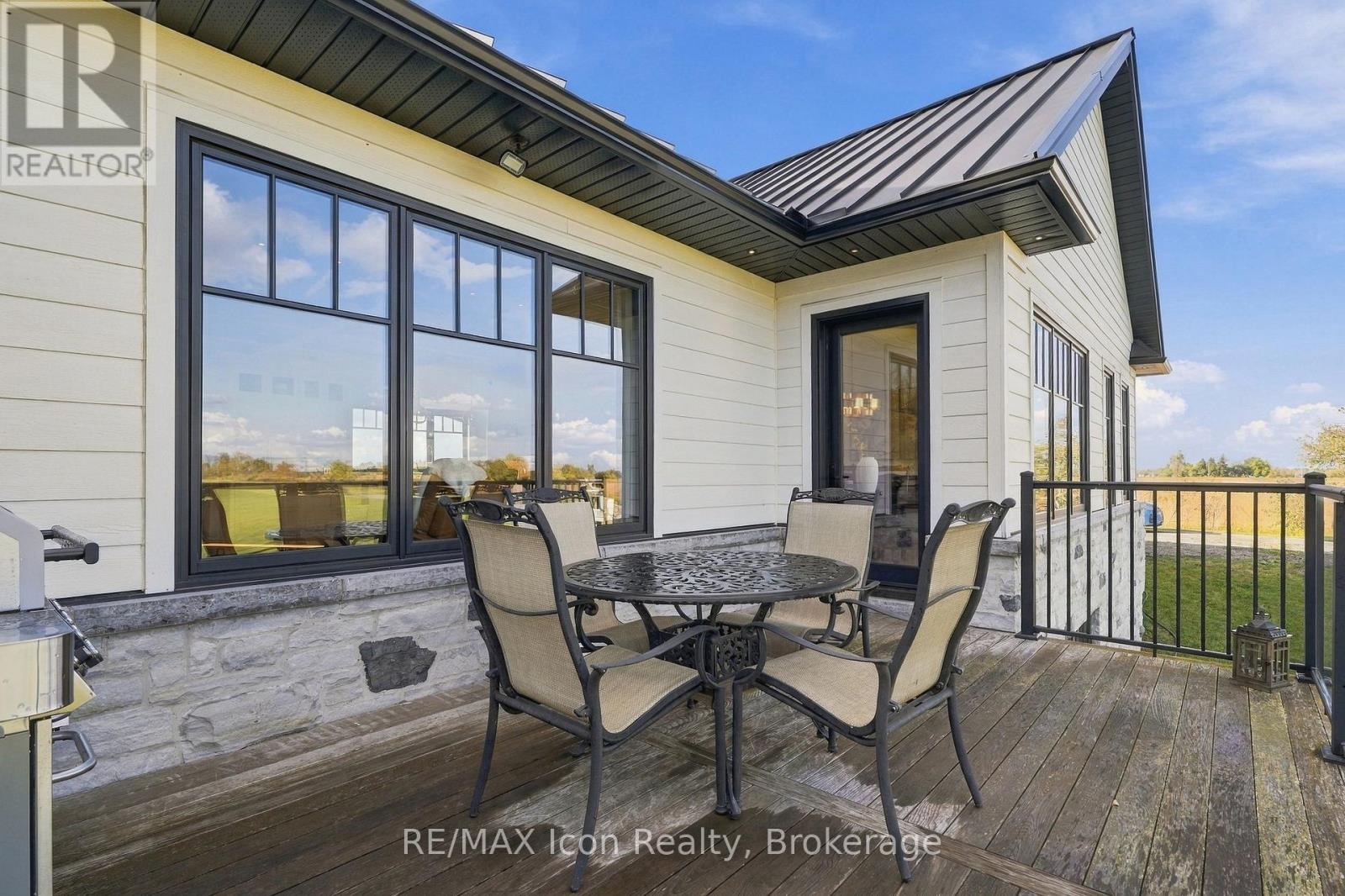 373227 6th Line Property Photo 37