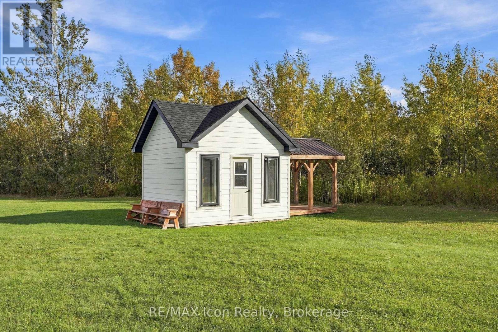 373227 6th Line Property Photo 39