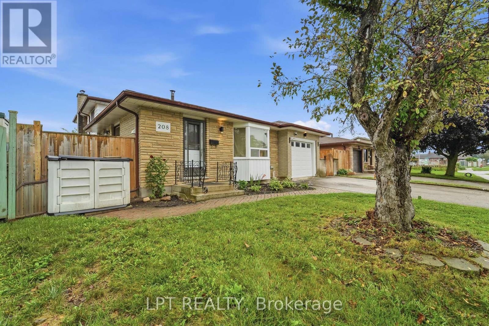 208 Deveron Crescent Property Photo 4