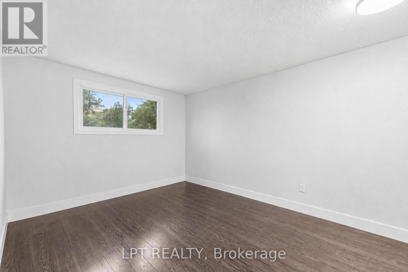 208 Deveron Crescent Property Photo 13