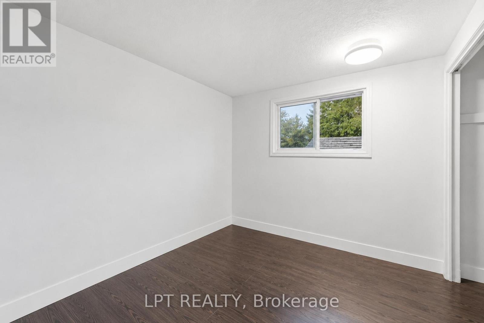 208 Deveron Crescent Property Photo 16