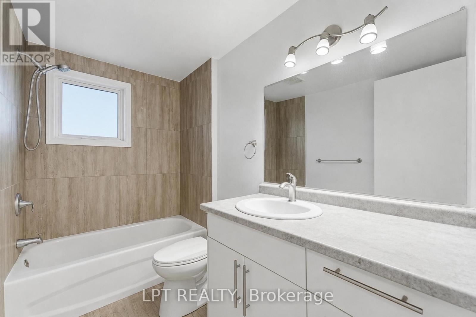 208 Deveron Crescent Property Photo 17