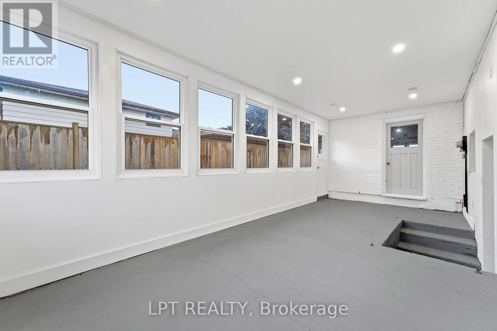 208 Deveron Crescent Property Photo 23