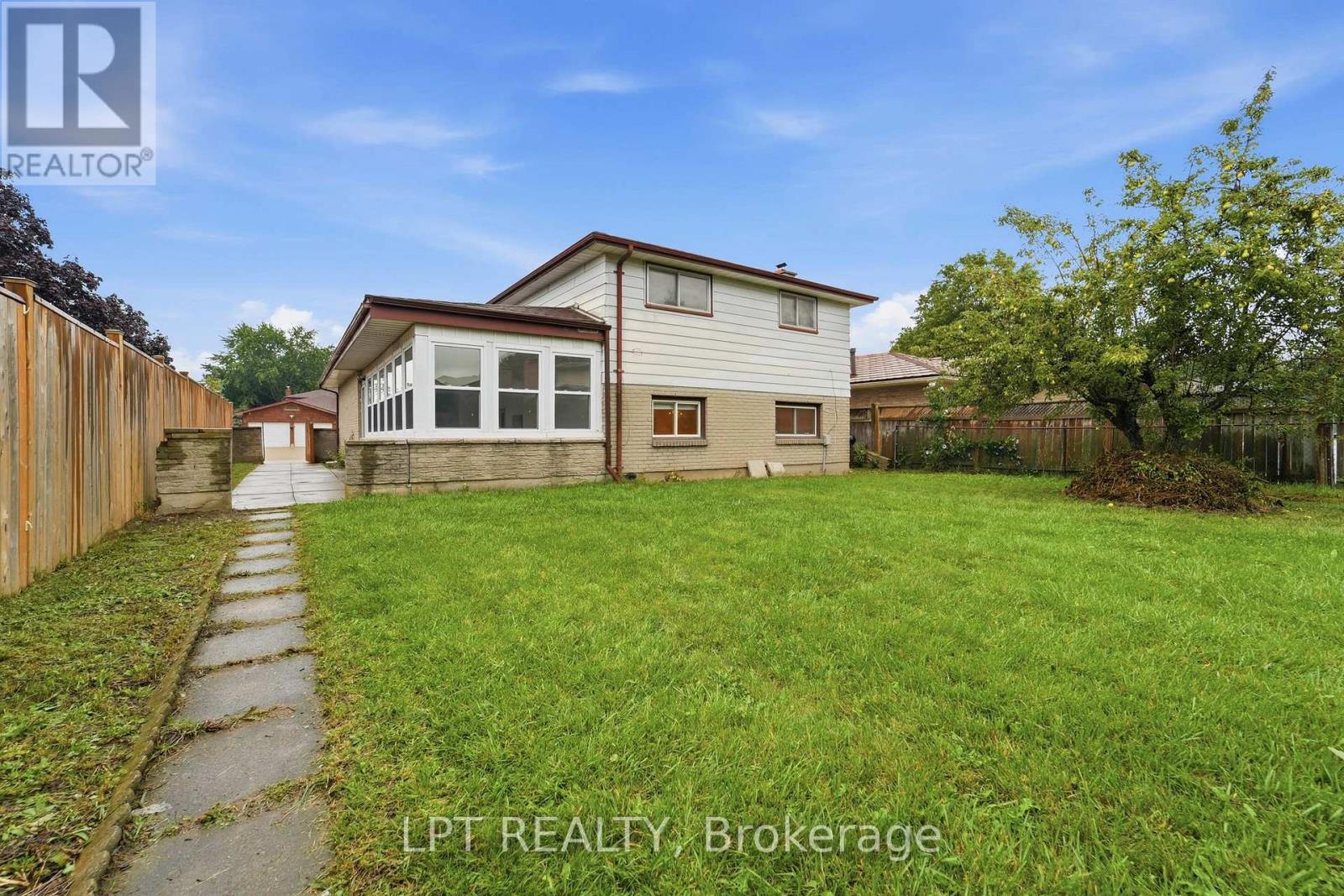 208 Deveron Crescent Property Photo 37