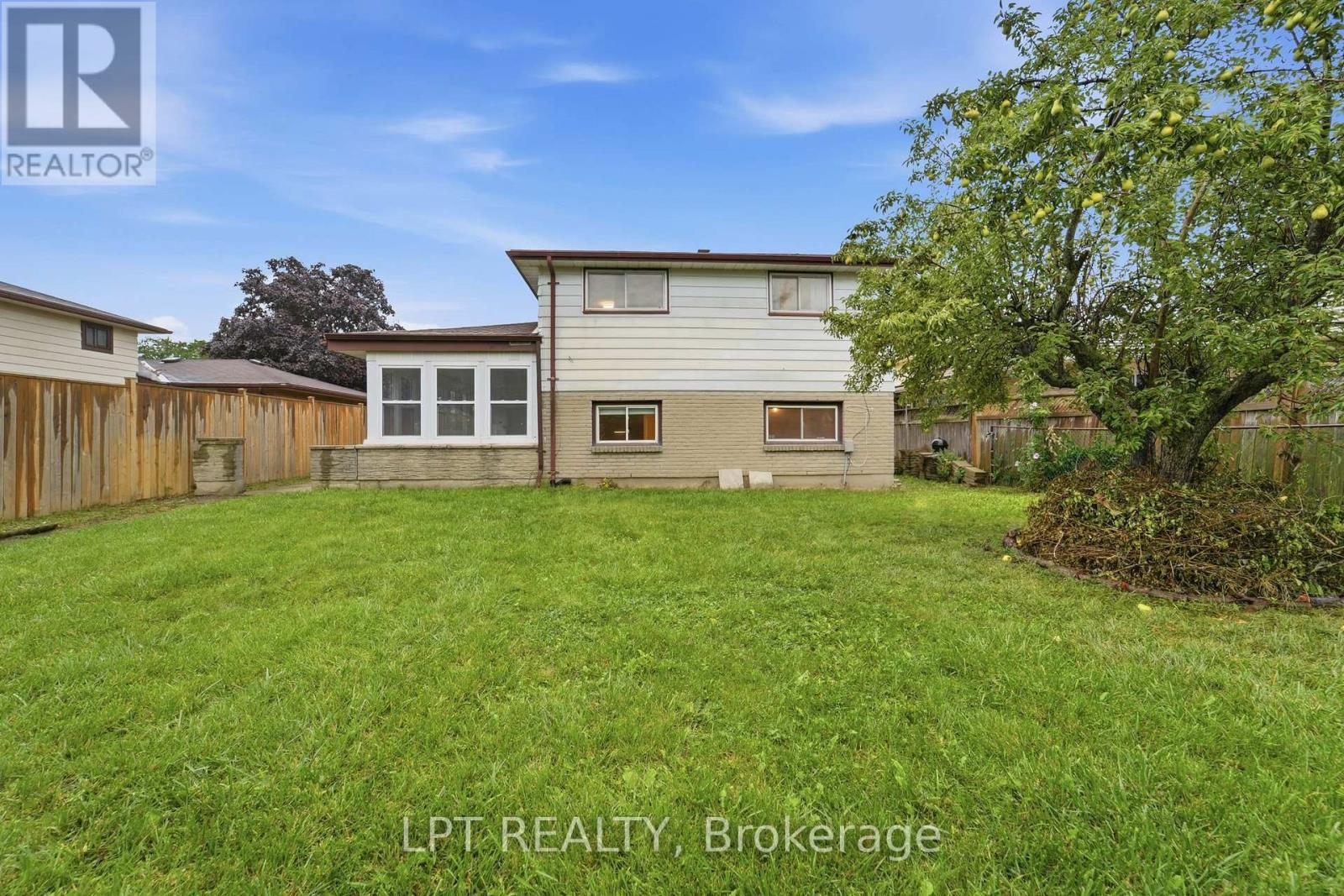 208 Deveron Crescent Property Photo 38