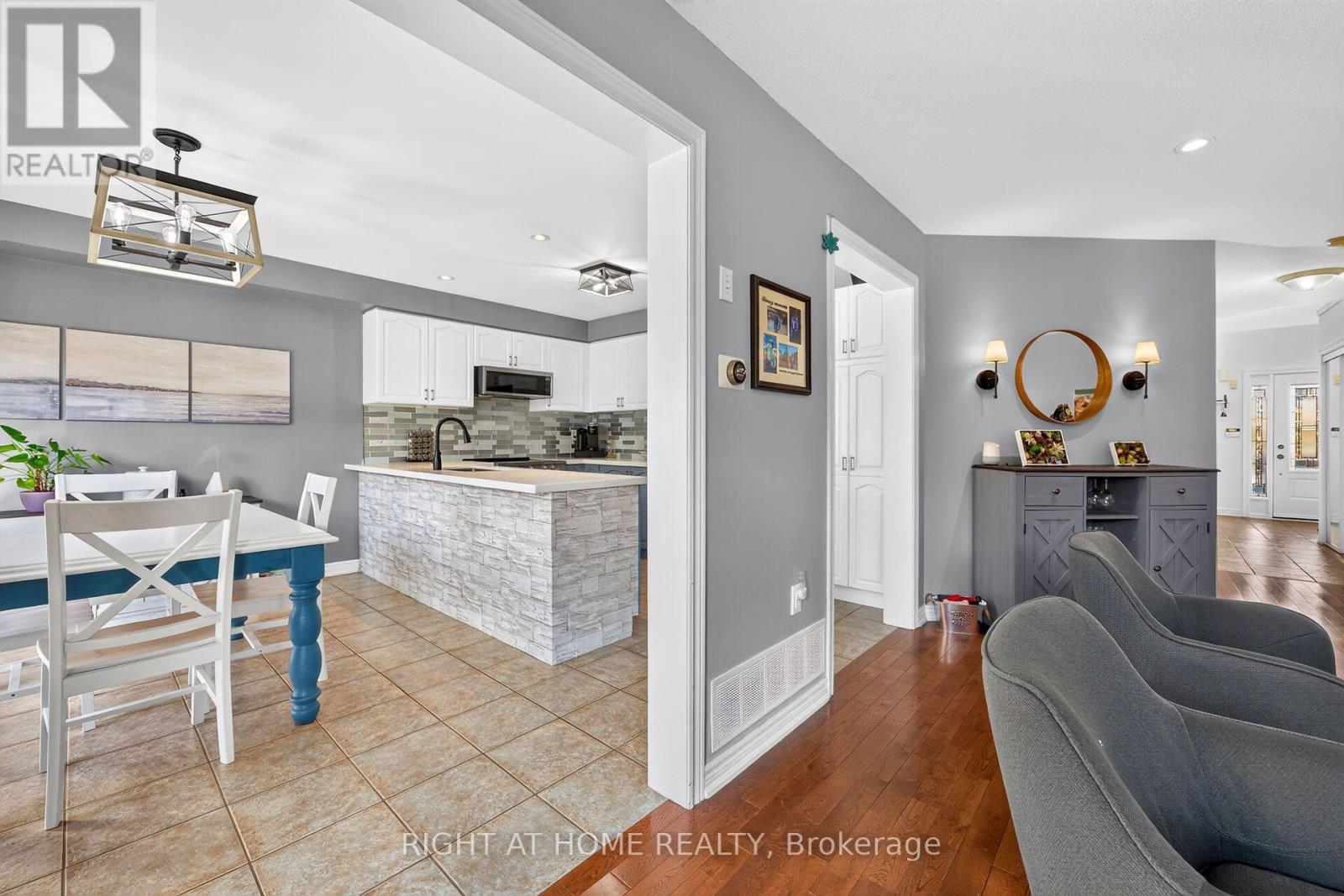 54 Vinifera Drive Property Photo 6