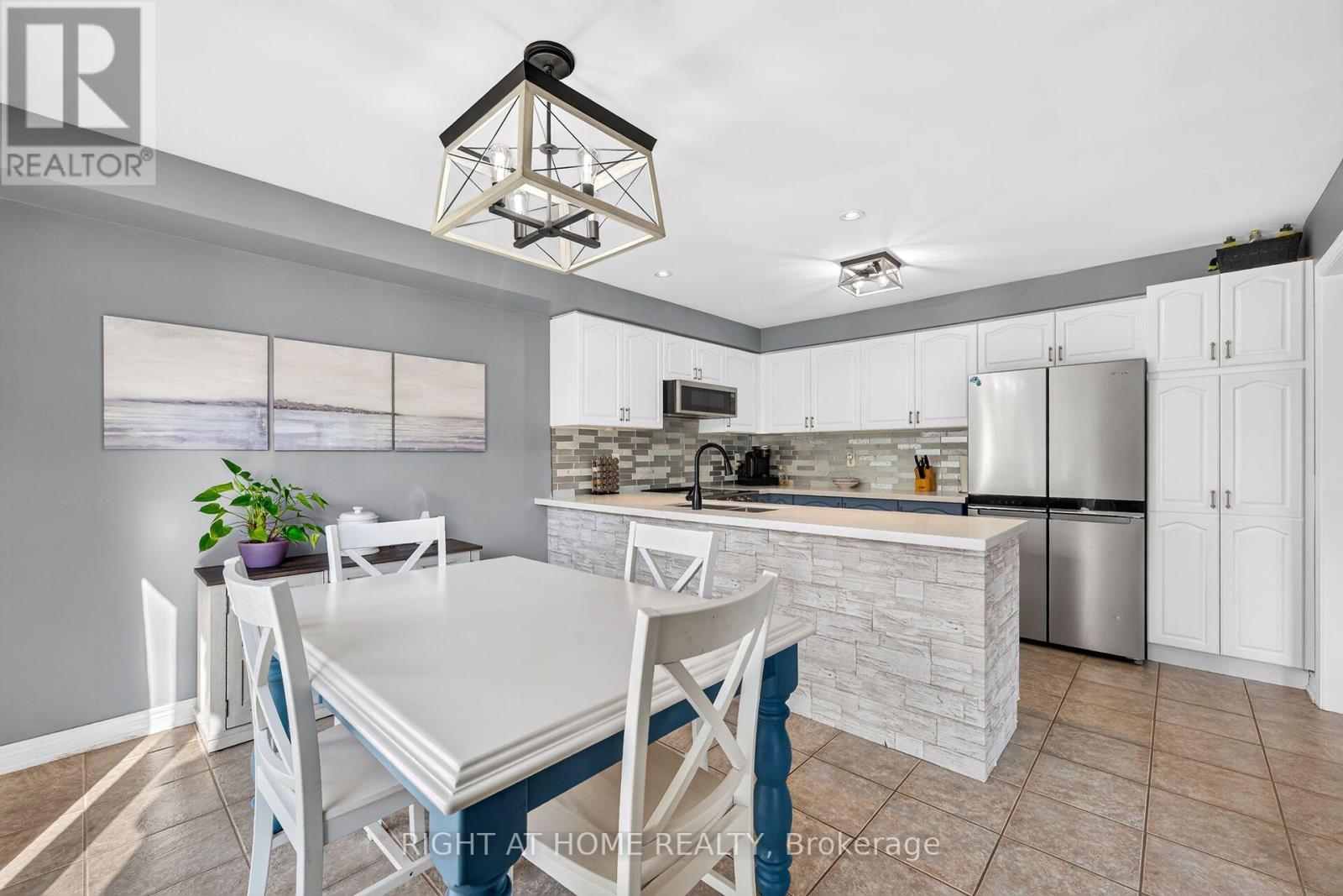 54 Vinifera Drive Property Photo 9