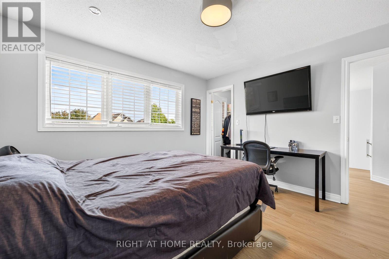 54 Vinifera Drive Property Photo 24