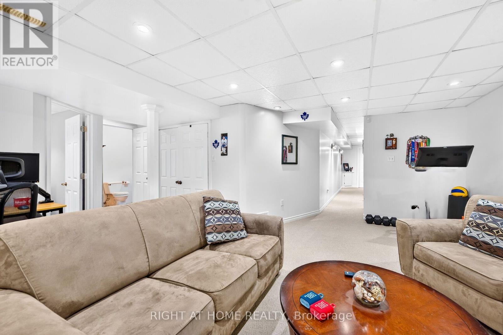 54 Vinifera Drive Property Photo 33