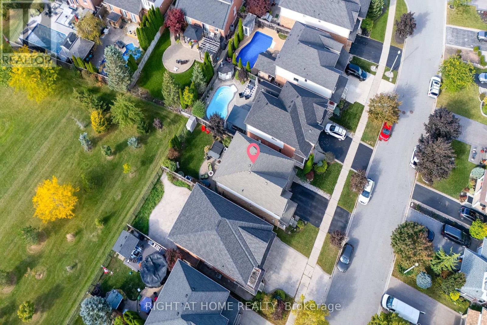 54 Vinifera Drive Property Photo 37