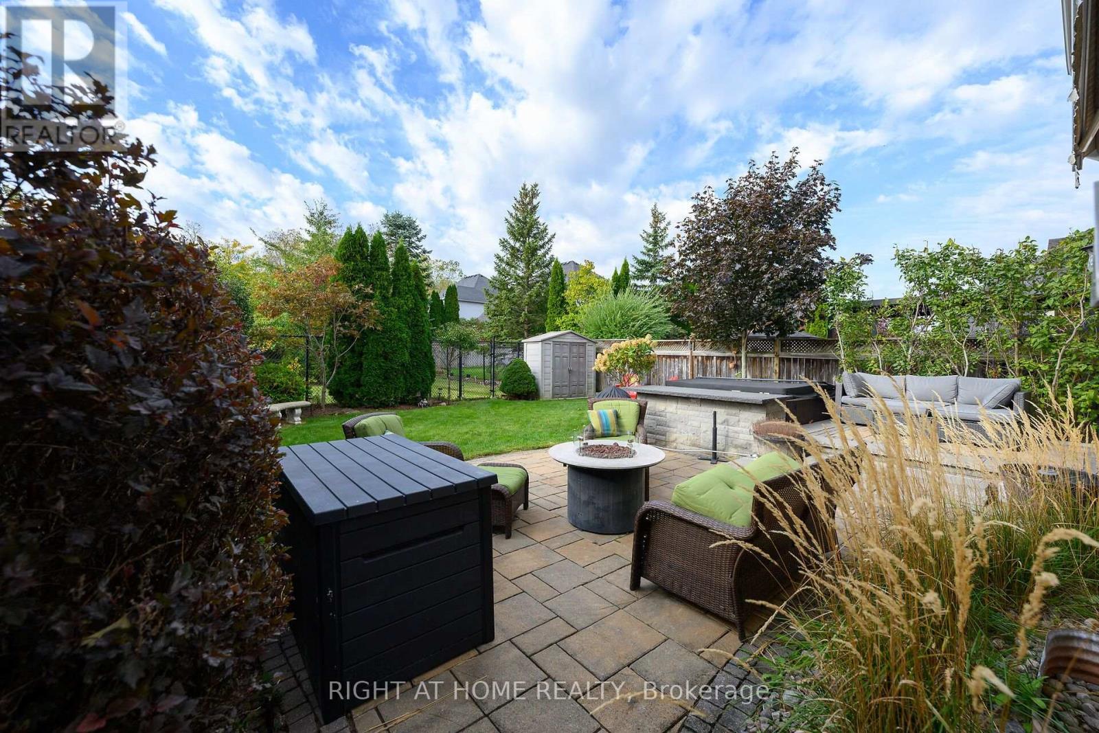 54 Vinifera Drive Property Photo 38