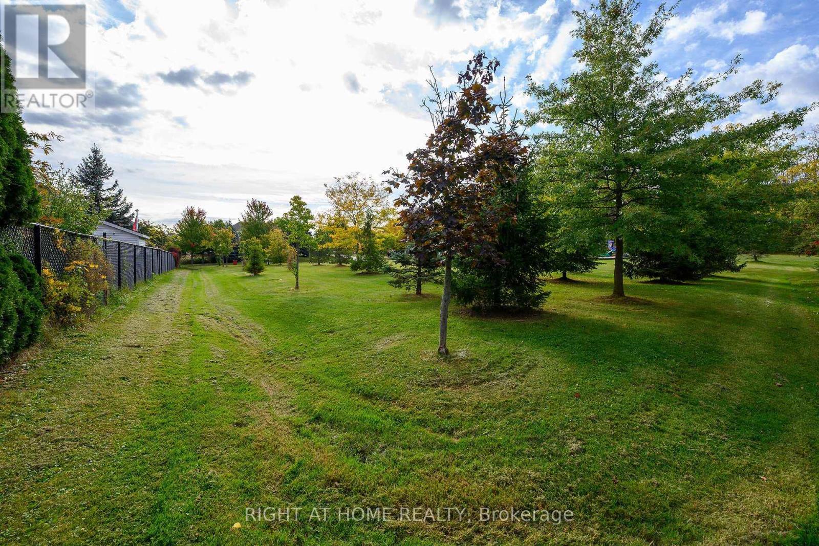 54 Vinifera Drive Property Photo 40
