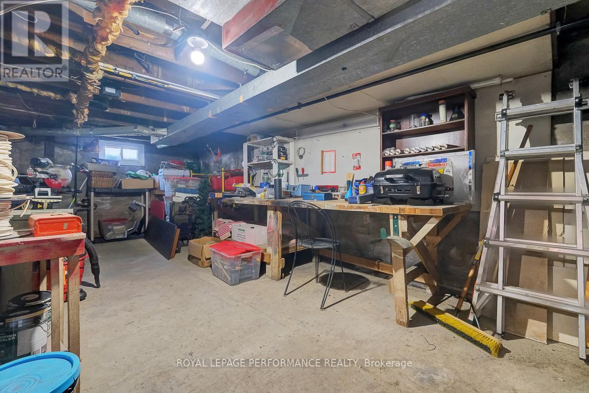 228 Carillon Street Property Photo 19