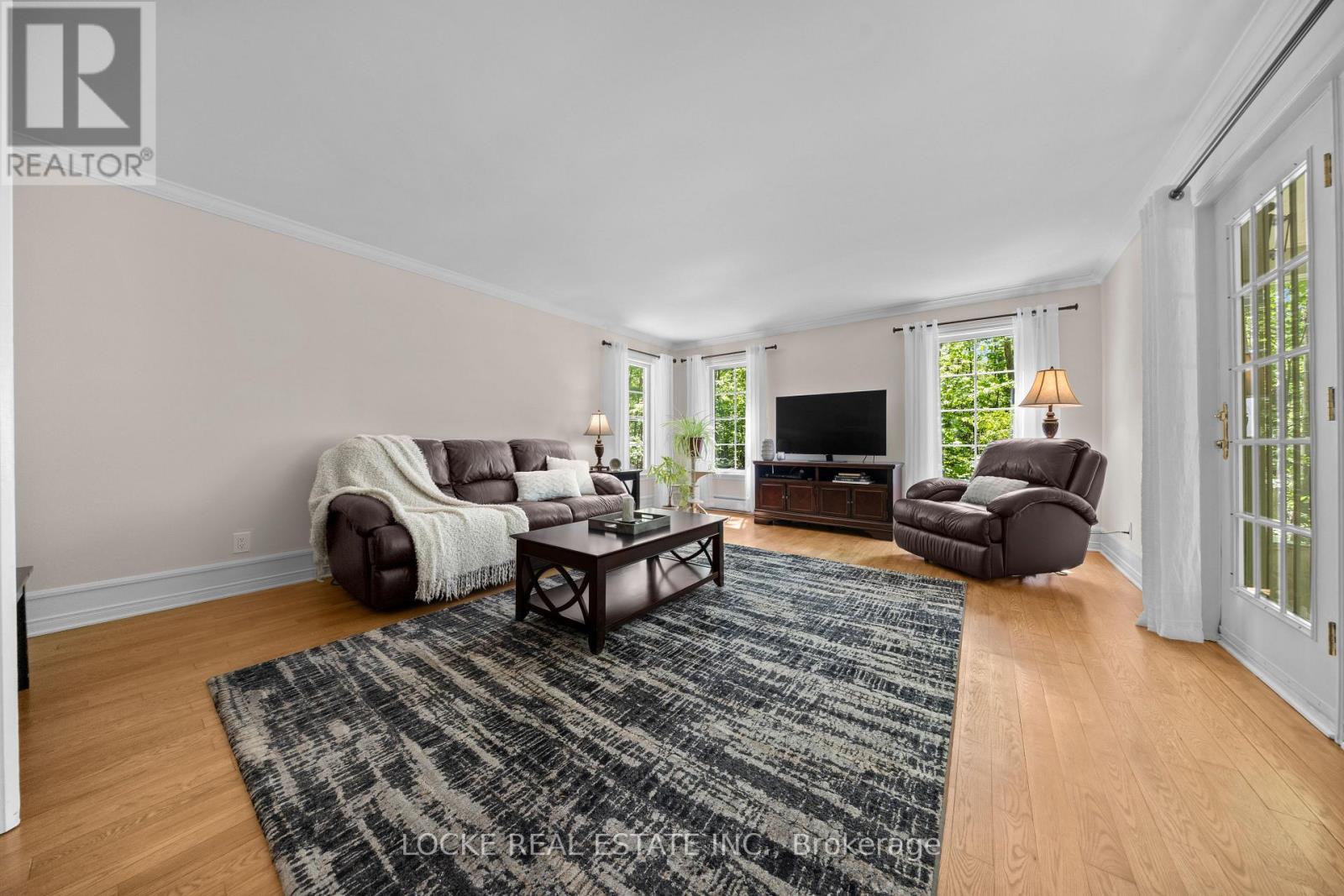 2207 Pleasantview Court Property Photo 17